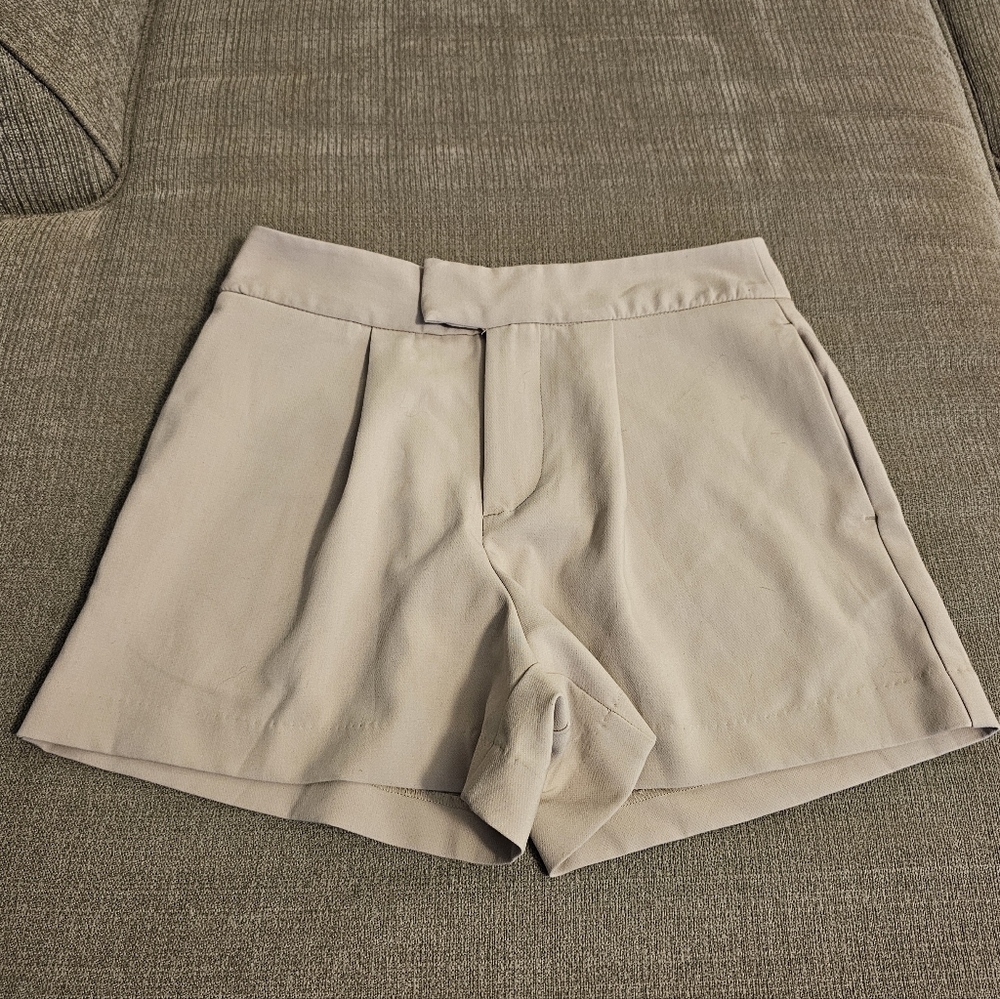 A New Day Cream Taupe Casual Stretch Neutral High Rise Shorts Size 8